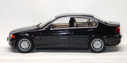 BMW 325i (E46)