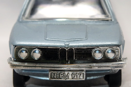 BMW 525 (E12) 1