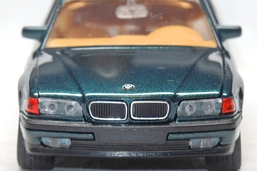 BMW 750i (E38) 1