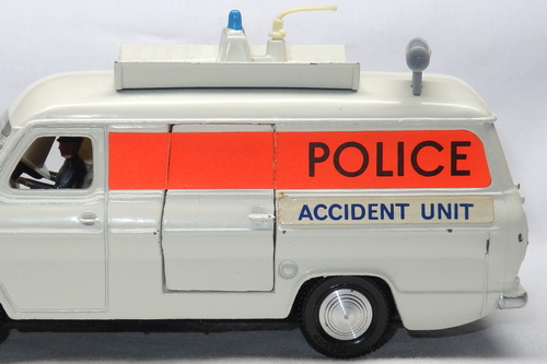 FORD TRANSIT MK I POLICE ACCIDENT UNIT 3