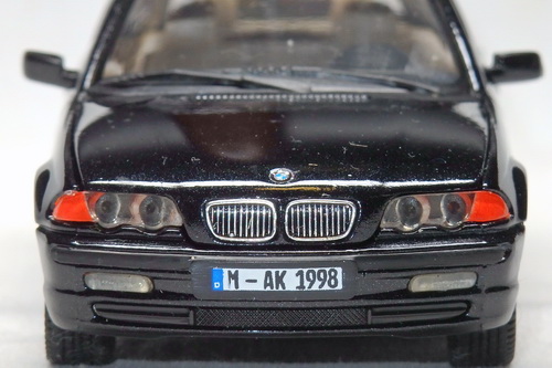 BMW 325i (E46) 1