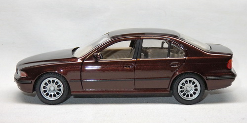 BMW 528i (E39)