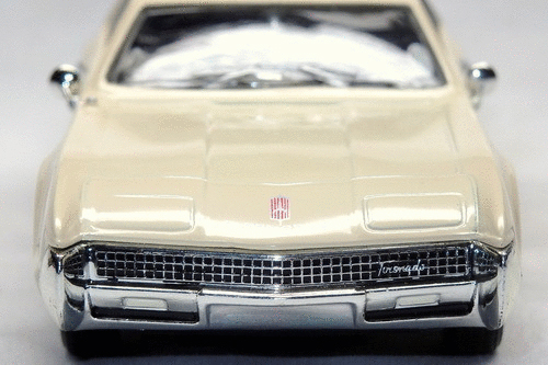 GM OLDSMOBILE TORONADO 11