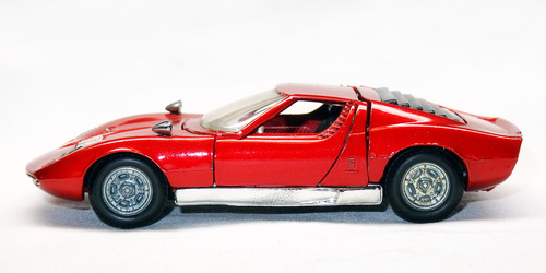 LAMBORGHINI MIURA P400 6