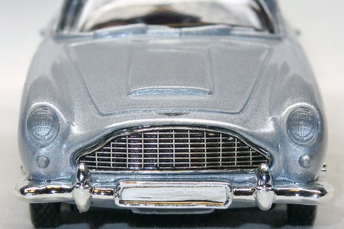 ASTON MARTIN DB5 9