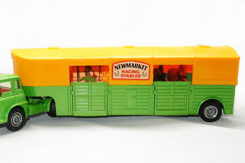 BEDFORD TK HORSE TRANSPORTER HORSE LOADING 1