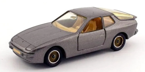 PORSCHE 944 5